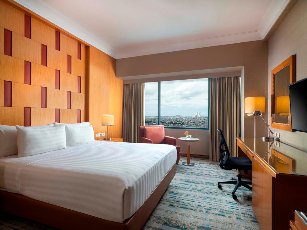 Hotel Ciputra Jakarta Managed By Swiss-Belhotel International Zewnętrze zdjęcie